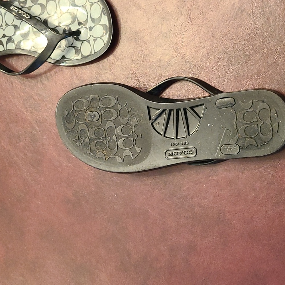 Coach Flip Flops for women - Picture 2 of 4